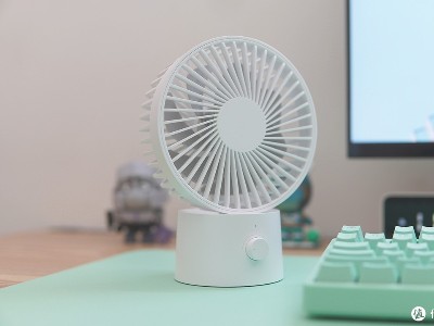 炎炎夏日，ABS材質(zhì)小風(fēng)扇瞬間膠粘接固化