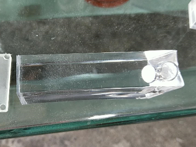 亞克力粘接膠水，選用聚力塑料UV膠水高透明粘接力好