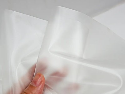 透明的TPU材料用什么膠水粘接好？聚力牌全透明TPU膠水替您排憂！